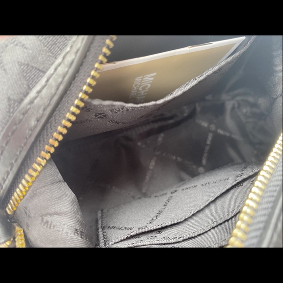 👜💕-NWT Michael Kors Mini Crossbody Camera Bag - Picture 6 of 8